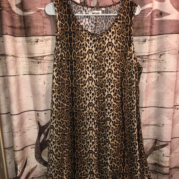 Dress - Picture 1 of 2